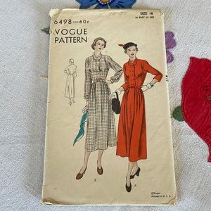 Vogue Pattern #6498 (ca 1945/50)  front pleats, double breasted, shirt dress